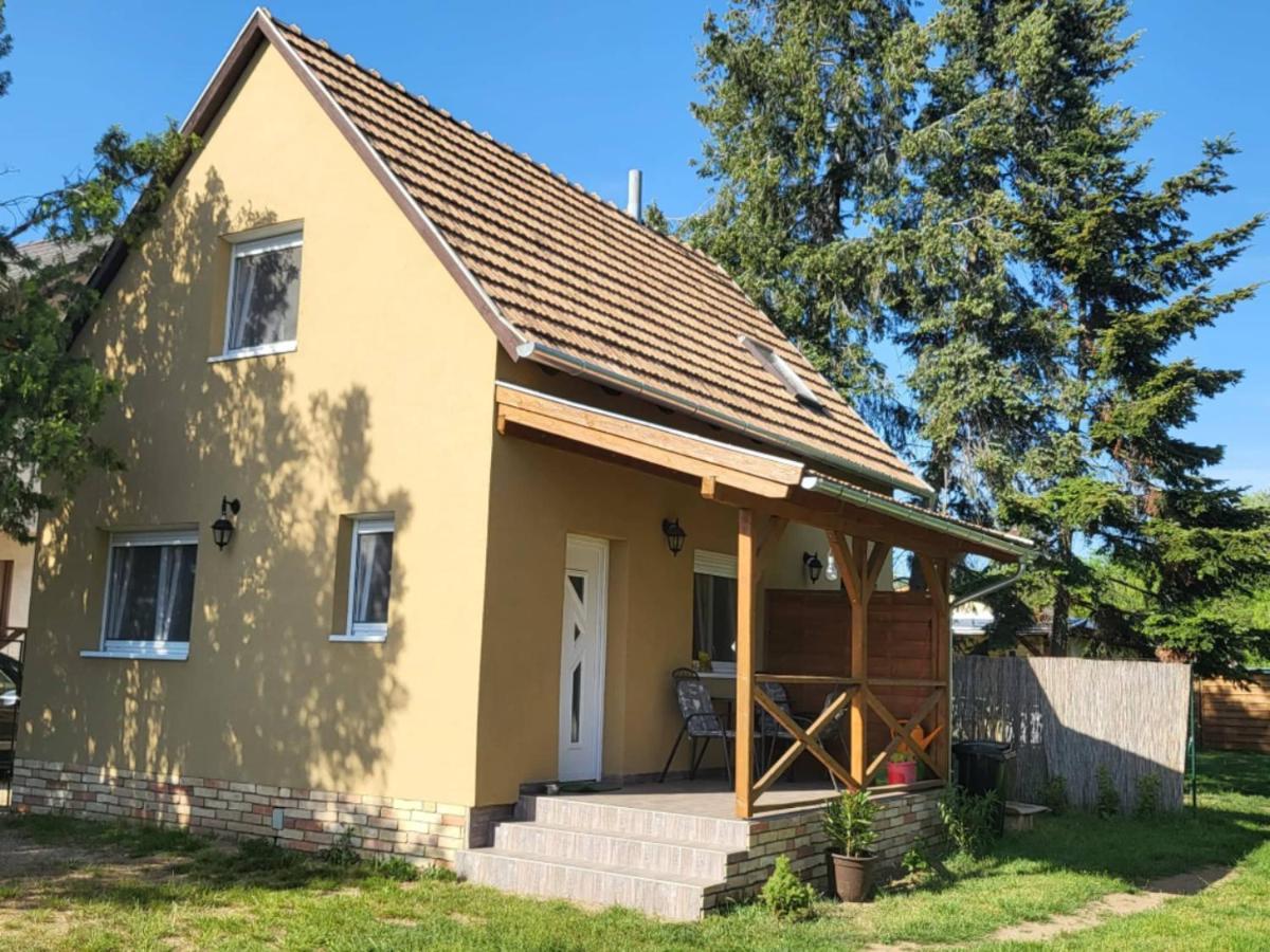 Ferienwohnung Forras Vendeghaz Tata Exterior foto