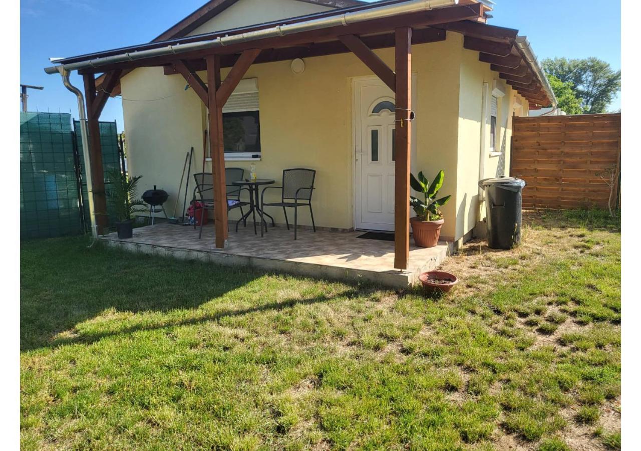 Ferienwohnung Forras Vendeghaz Tata Exterior foto
