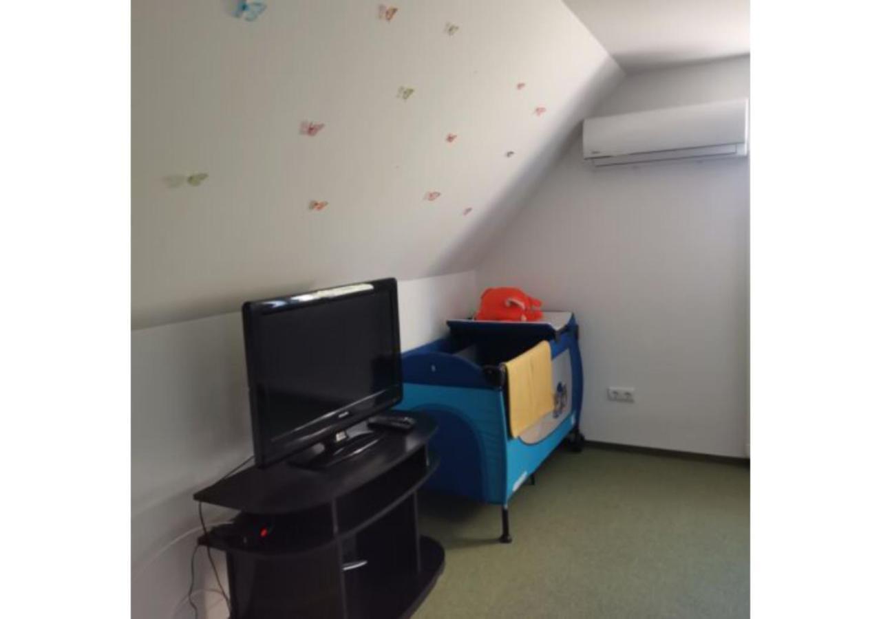 Ferienwohnung Forras Vendeghaz Tata Exterior foto