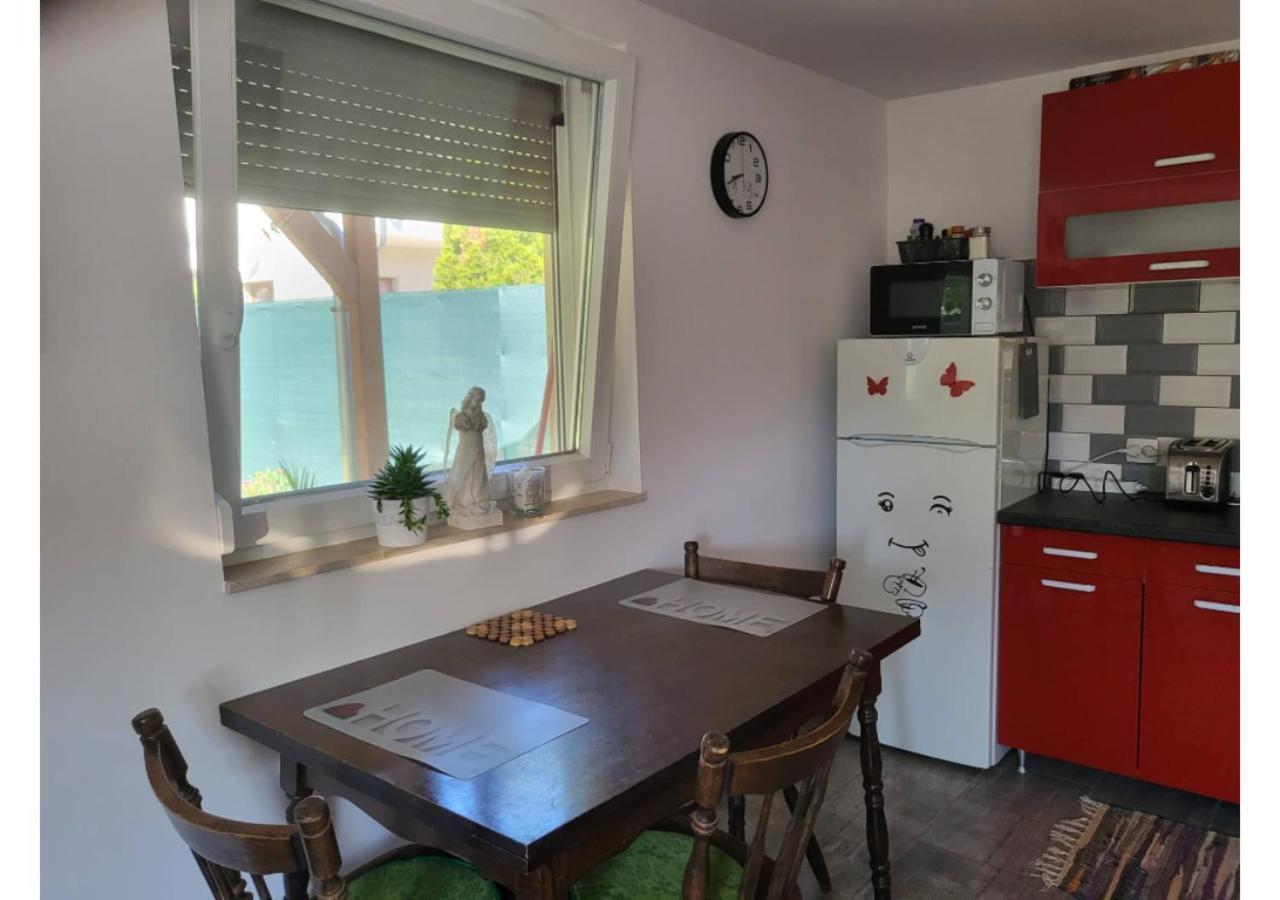 Ferienwohnung Forras Vendeghaz Tata Exterior foto