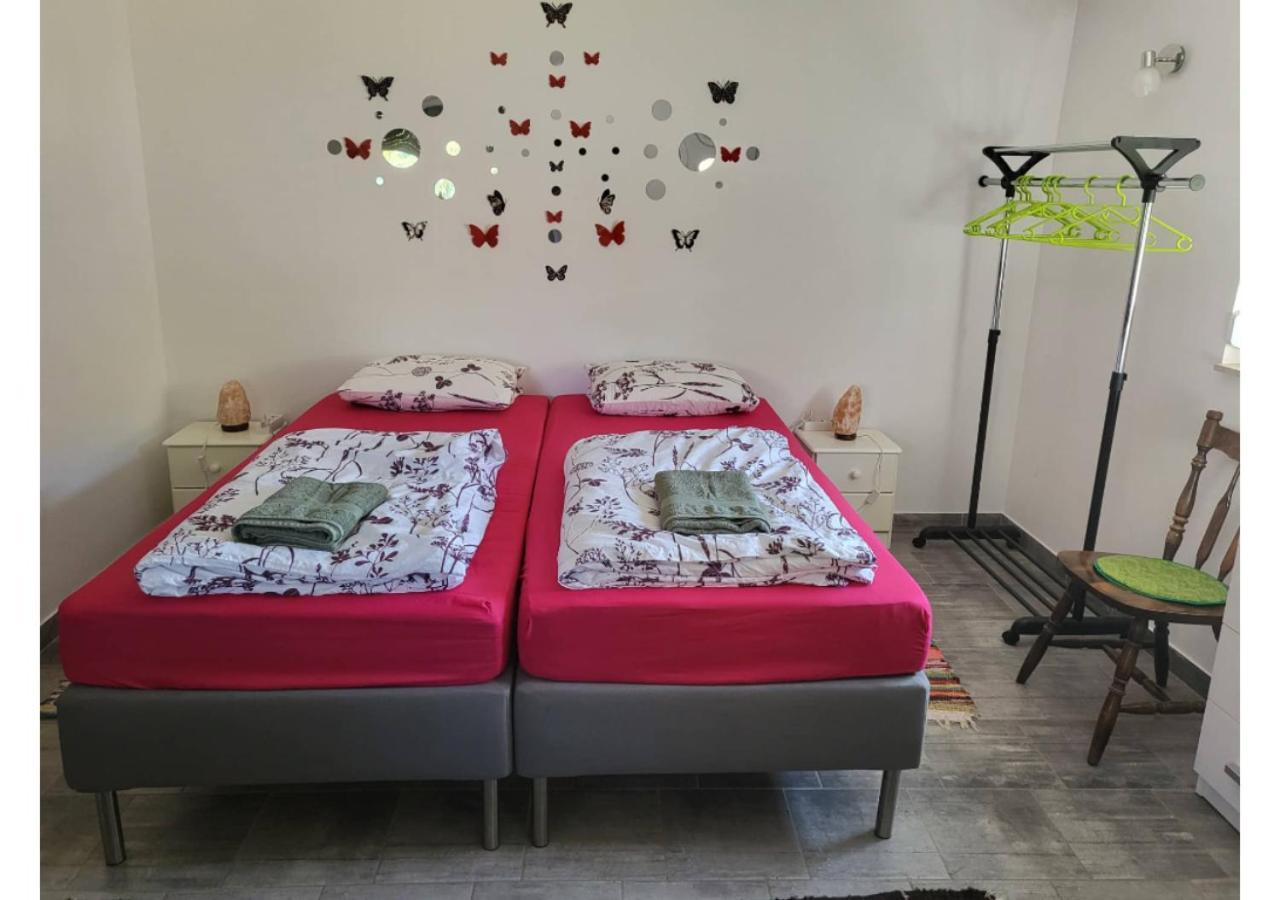 Ferienwohnung Forras Vendeghaz Tata Exterior foto