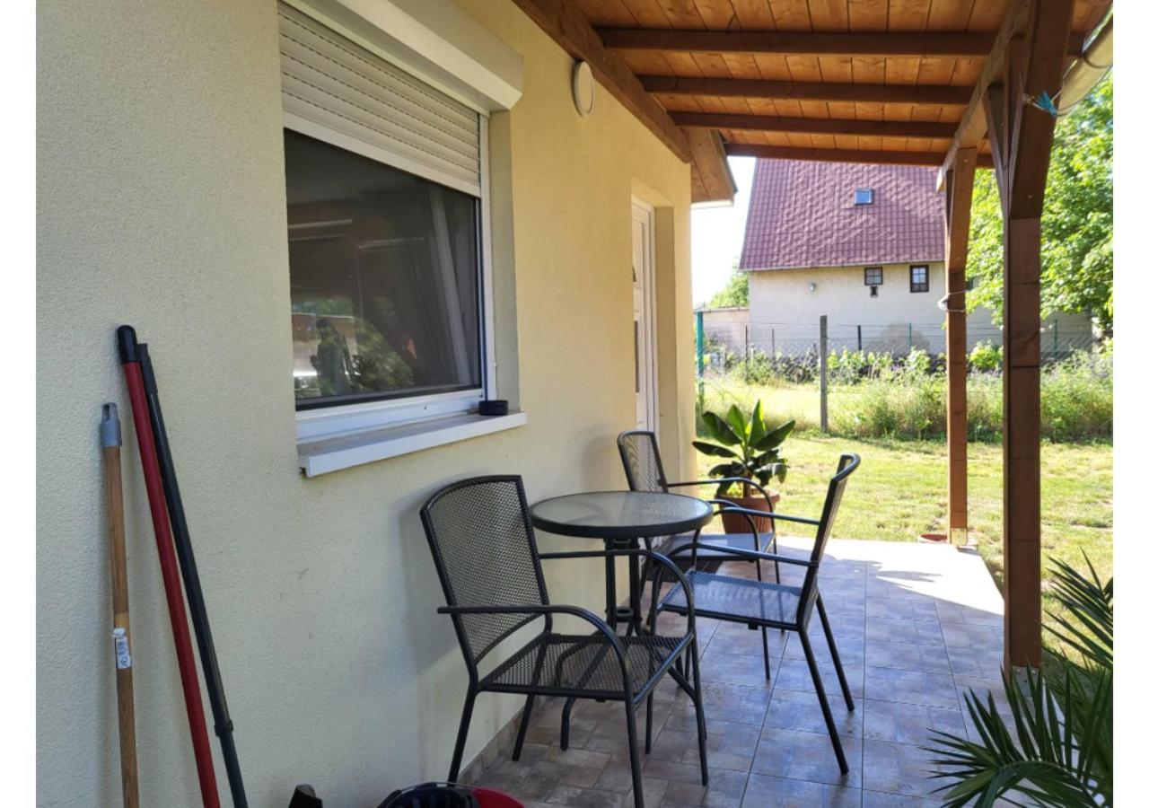 Ferienwohnung Forras Vendeghaz Tata Exterior foto