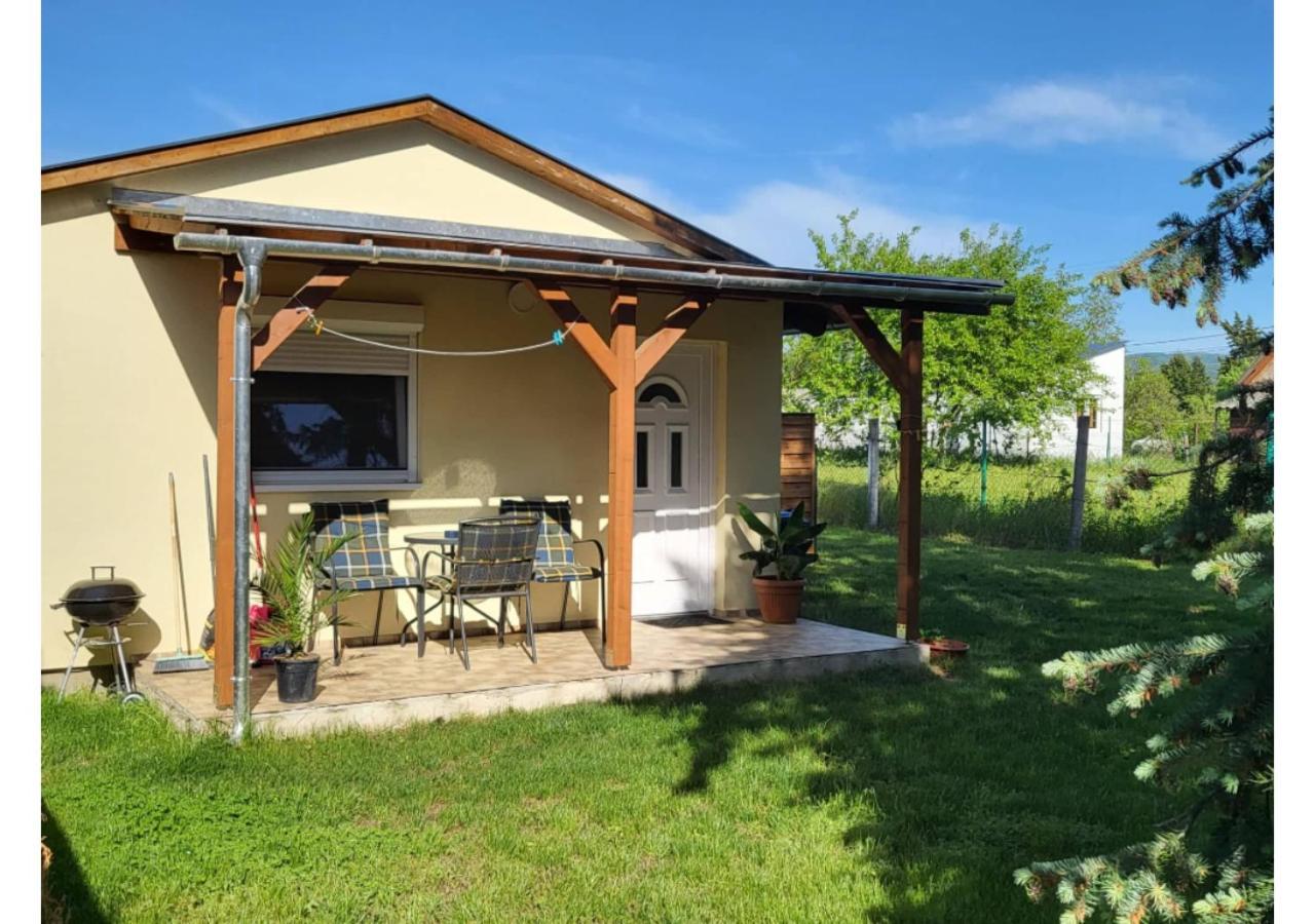 Ferienwohnung Forras Vendeghaz Tata Exterior foto